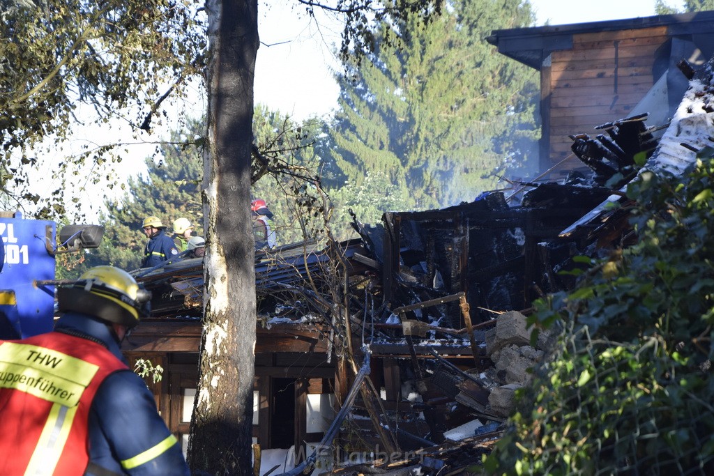 Grossfeuer Einfamilienhaus Siegburg Muehlengrabenstr P1240.JPG - Miklos Laubert